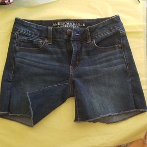 BNWOT AEO 360° Super Strech Midi Shorts Sz 4